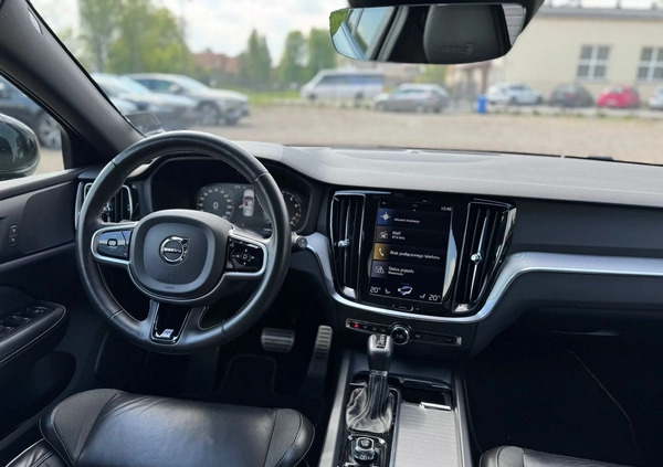 Volvo V60 cena 108900 przebieg: 177000, rok produkcji 2019 z Młynary małe 631